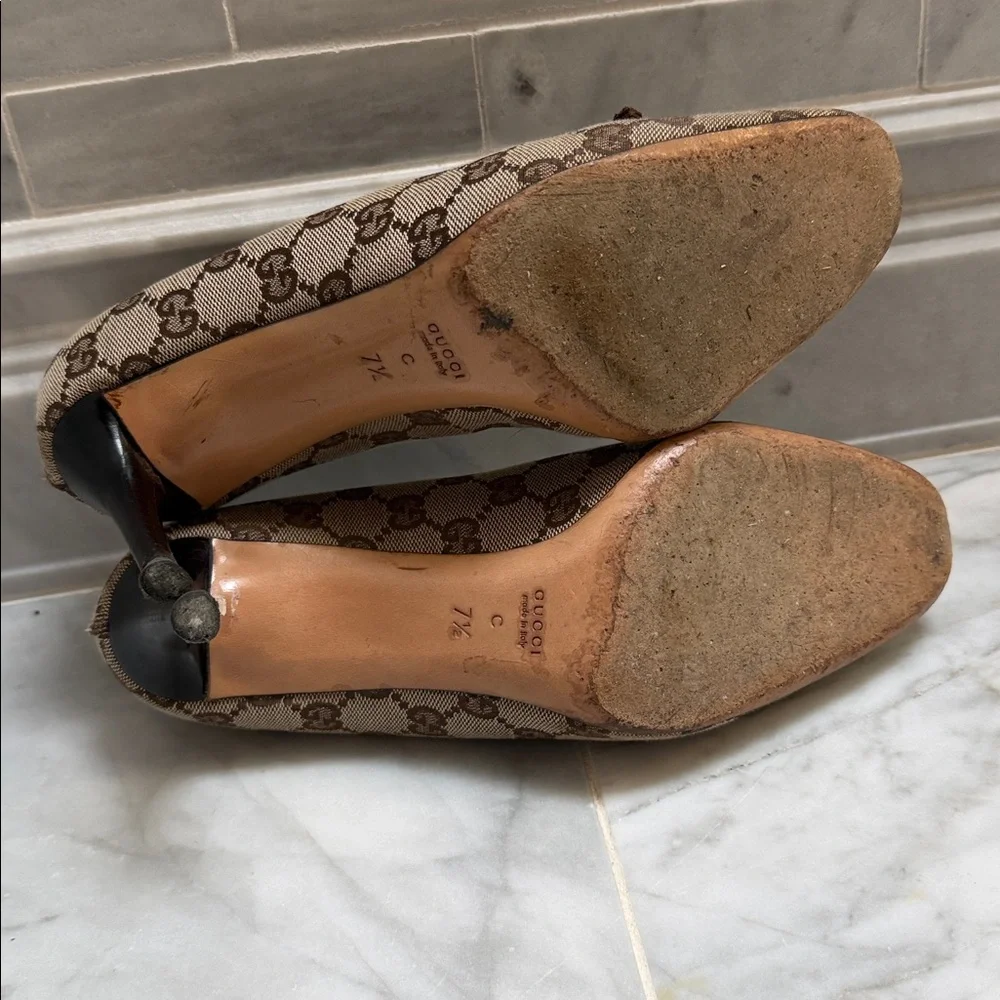 Gucci Beige Monogram Loafers with Gold Accent - Picture 5 of 7